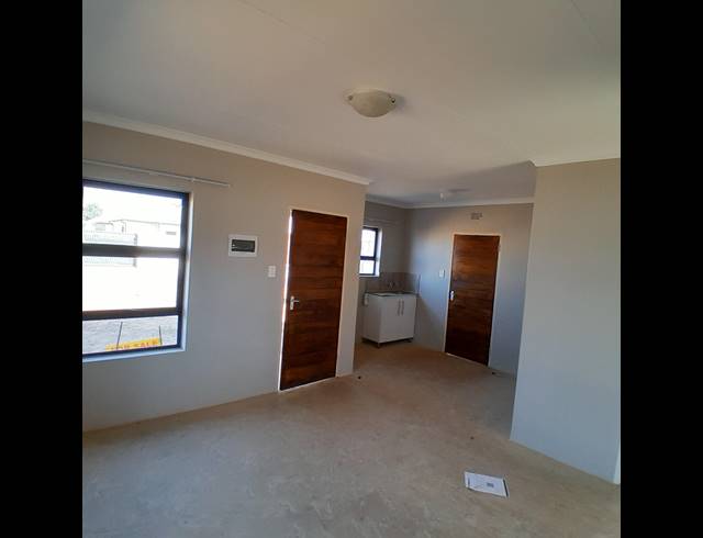 2 BEDROOM FREEHOLD FOR SALE IN NEW MODDER